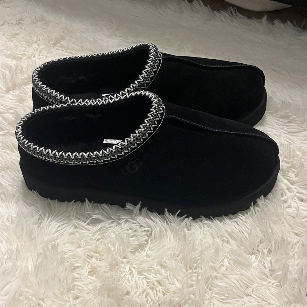 UGG Tasman II Black Slippers with White Detailing